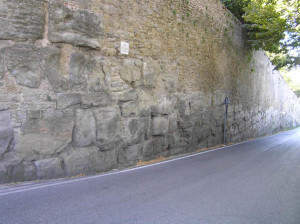 Mura Etrusche, Cortona, Arezzo. Autore e Copyright Marco Ramerini