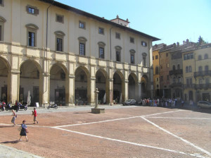 Palazzo delle Logge, Piazza Grande, Arezzo. Auteur et Copyright Marco Ramerini