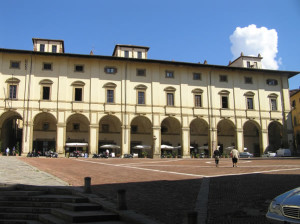 Palazzo delle Logge, Piazza Grande, Arezzo. Autore e Copyright Marco Ramerini.