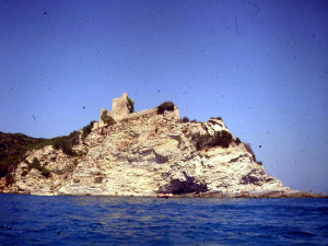 Castello delle Rocchette visto dal mare, Castiglione della Pescaia. Author and Copyright Marco Ramerini