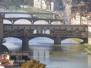 Le Arno et les ponts de Florence. Author and Copyright Marco Ramerini