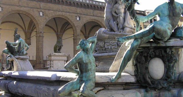 La fontaine de Neptune (Biancone) par Bartolomeo Ammannati, Piazza della Signoria, Florence. Author and Copyright Marco Ramerini,