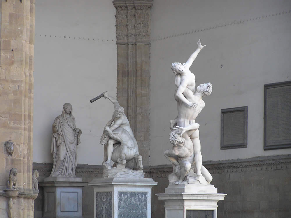 Il-Ratto-delle-Sabine-del-Giambologna-Loggia-della-Signoria-o-Loggia-dei-Lanzi-Piazza-della-Signoria-Firenze-Italia.-Author-and-Copyright-Marco-Ramerini.jpg