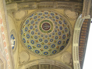 Interno, Cappella de' Pazzi, Basilica di Santa Croce, Firenze. Author and Copyright Marco Ramerini,