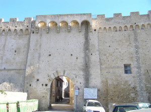 Porta Nuova, Magliano in Toscana, Grosseto. Author and Copyright Marco Ramerini