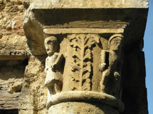 Capitello di una colonna, Badia a Conèo, Colle Val d'Elsa, Siena. Author and Copyright Marco Ramerini