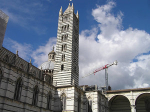 Le clocher de la cathédrale, Sienne. Auteur et Copyright Marco Ramerini