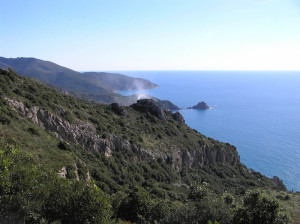 Il tratto di costa tra l'Isola Rossa e la Punta di Torre Ciana, Monte Argentario, Grosseto. Author and Copyright Marco Ramerini