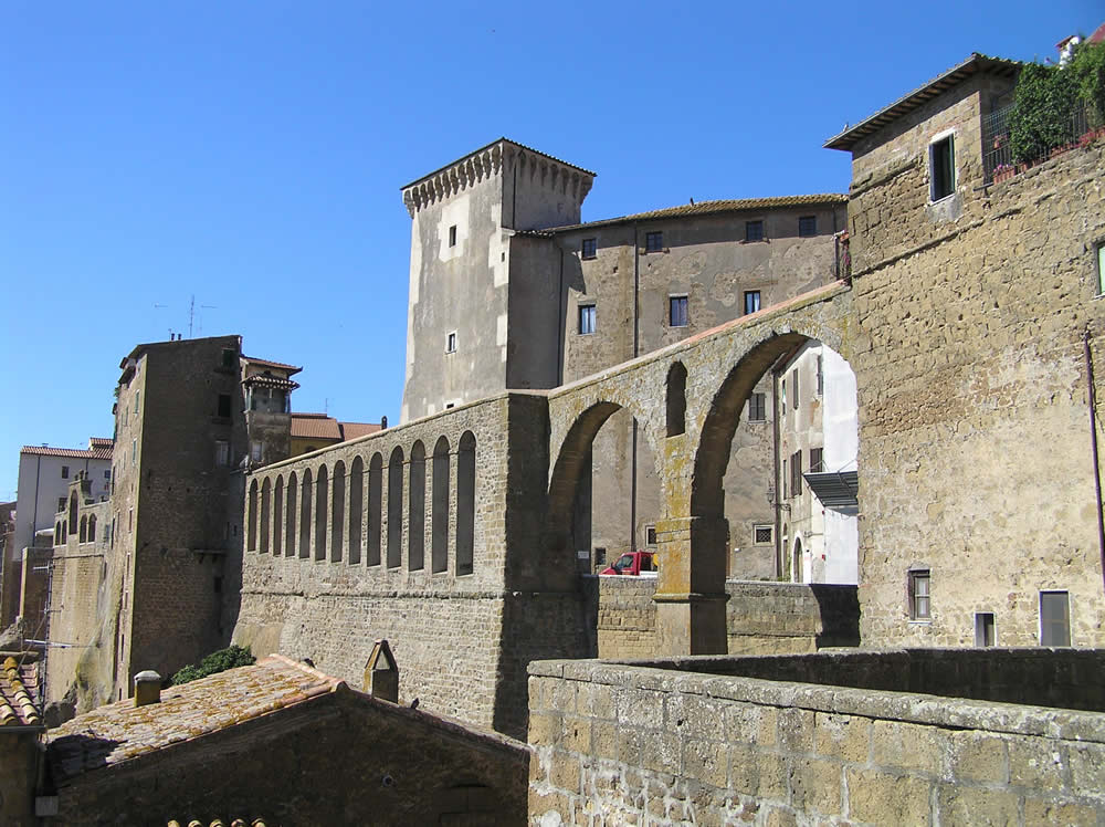 L'acquedotto mediceo, Pitigliano, Grosseto. Author and Copyright Marco Ramerini