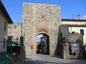 Porta sud o Porta Grossetana, Paganico. Author and Copyright Marco Ramerini