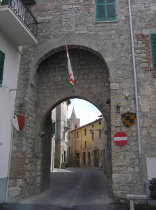 Una porta, Sarteano, Siena. Author and Copyright Marco Ramerini