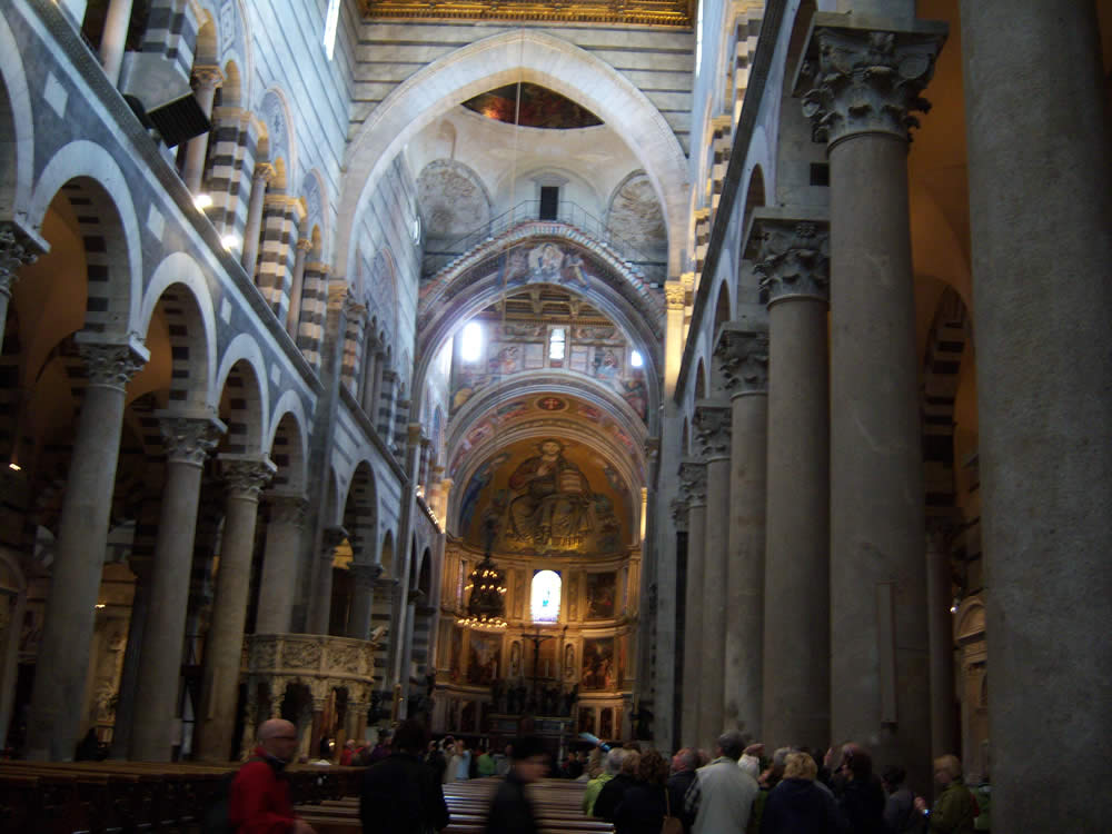 L'interno del Duomo, Pisa. Author and Copyright Nello e Nadia Lubrina.
