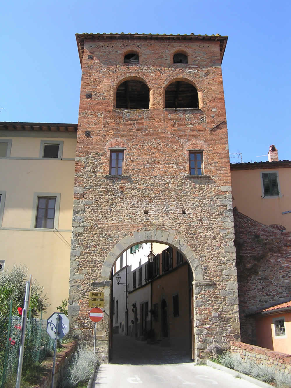 Porta Fiorentina, Montecarlo, Lucca. Author and Copyright Marco Ramerini