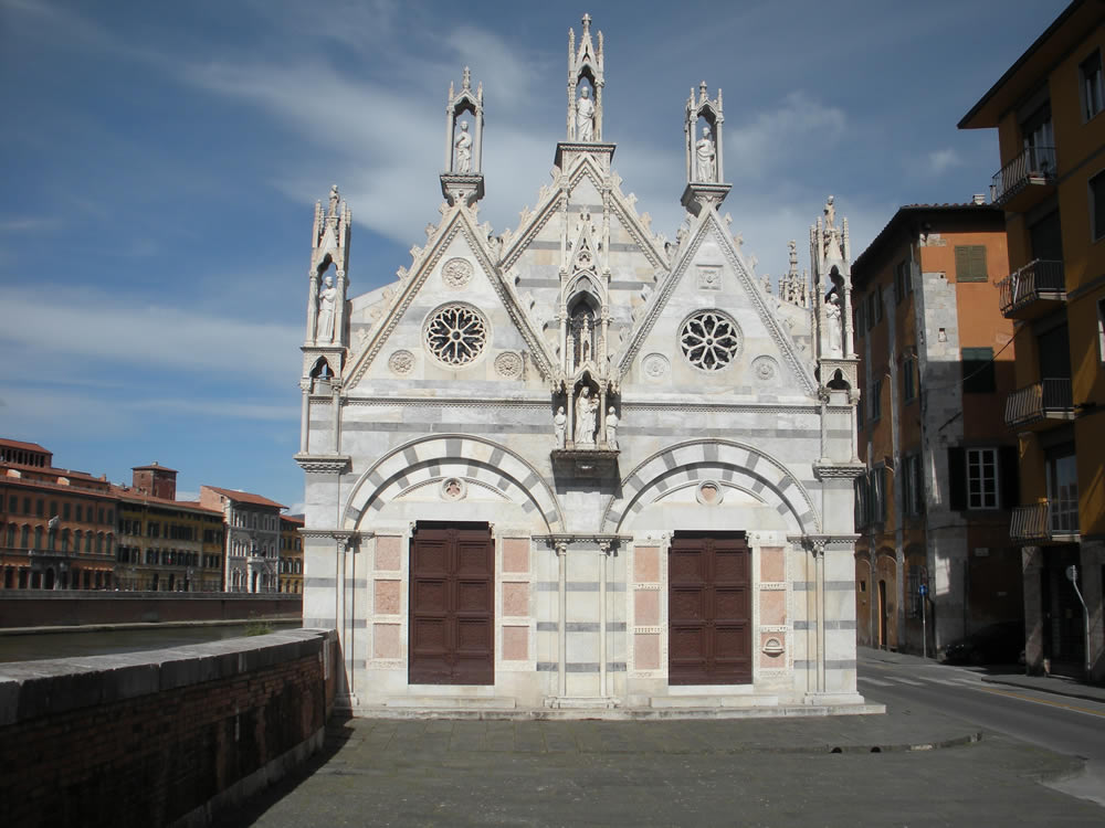 Santa Maria della Spina.  Author and Copyright Nello e Nadia Lubrina