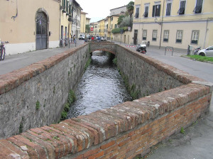 Via del Fosso, Lucca. Author and Copyright Marco Ramerini