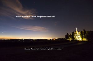 La cometa Neowise e la Cupola di San Donnino. Autore e Copyright Marco Ramerini