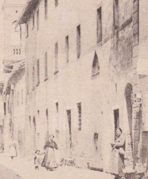 Una vecchia foto dei primi del '900 dove si vede il tabernacolo sopra alla porta dell'antica chiesa di Santa Lucia a Barberino