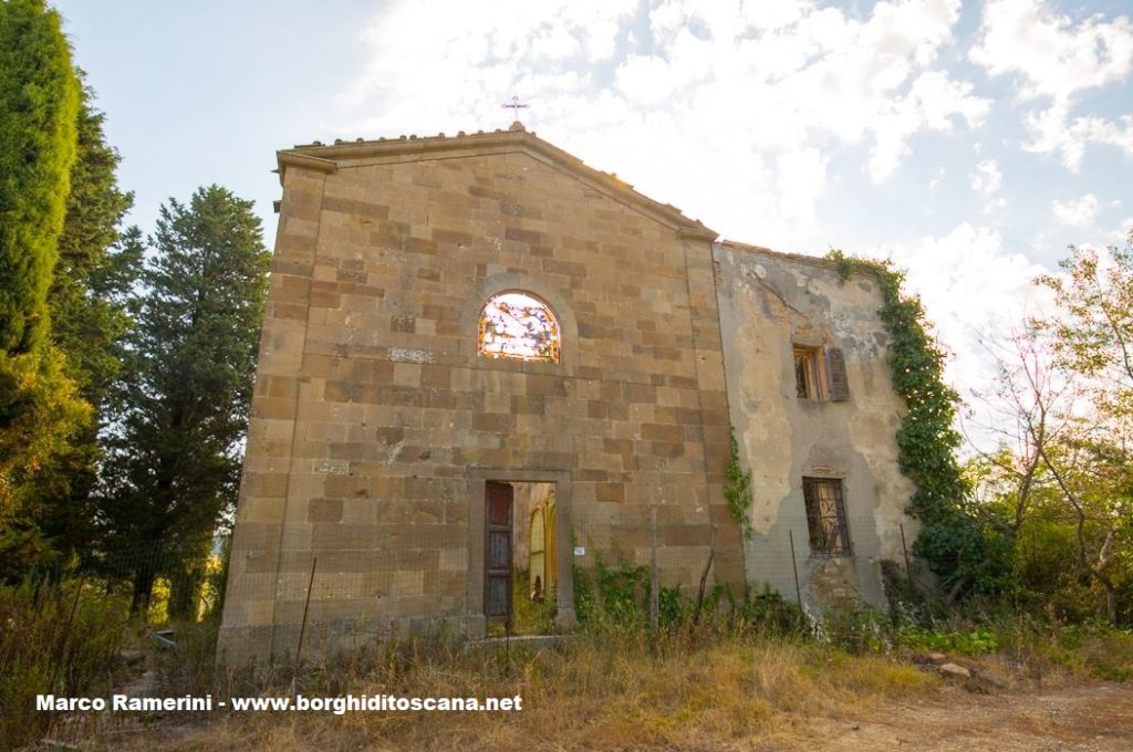 Nebbiano La facciata della chiesa di Sant'Angelo a Nebbiano. Autore e Copyright Marco Ramerini