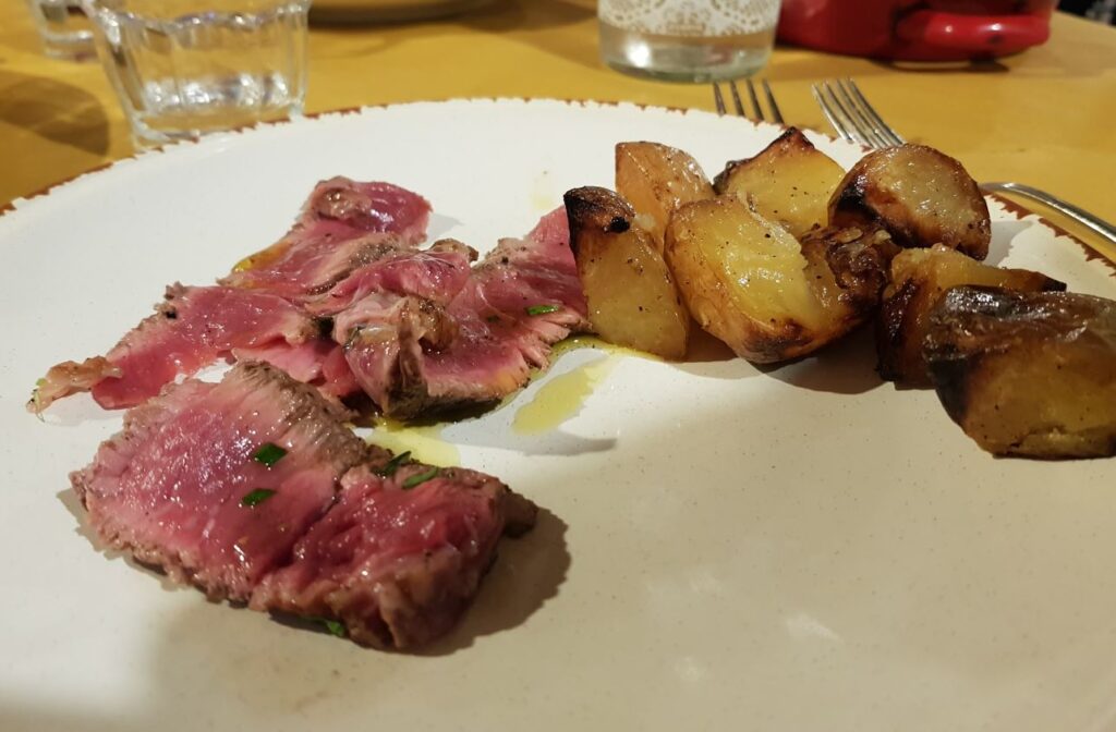 Tagliata con patate, Ristorante Osteria La Sosta