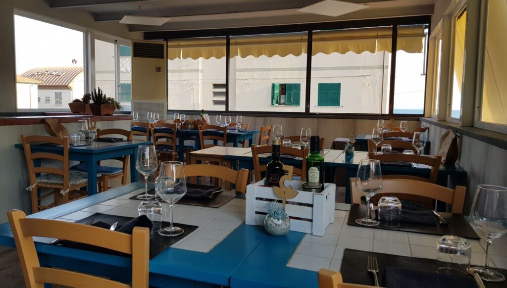 La sala al piano superiore, Ristorante da Emiliano a Castiglione della Pescaia